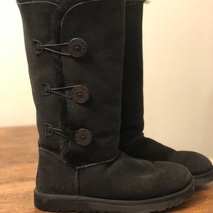 Like new Bailey Button Uggs- tall size 10